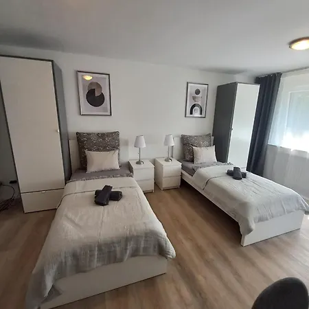 Paula - Fuer Monteure, Familien Und Durchreisende 3 Zimmer 5 Betten Appartement Bergheim (Rhein-Erft-Kreis)