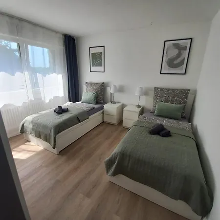 Paula - Fuer Monteure, Familien Und Durchreisende 3 Zimmer 5 Betten Bergheim (Rhein-Erft-Kreis)