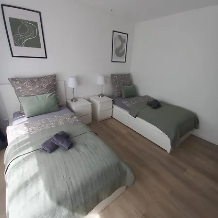 Paula - Fuer Monteure, Familien Und Durchreisende 3 Zimmer 5 Betten Appartement